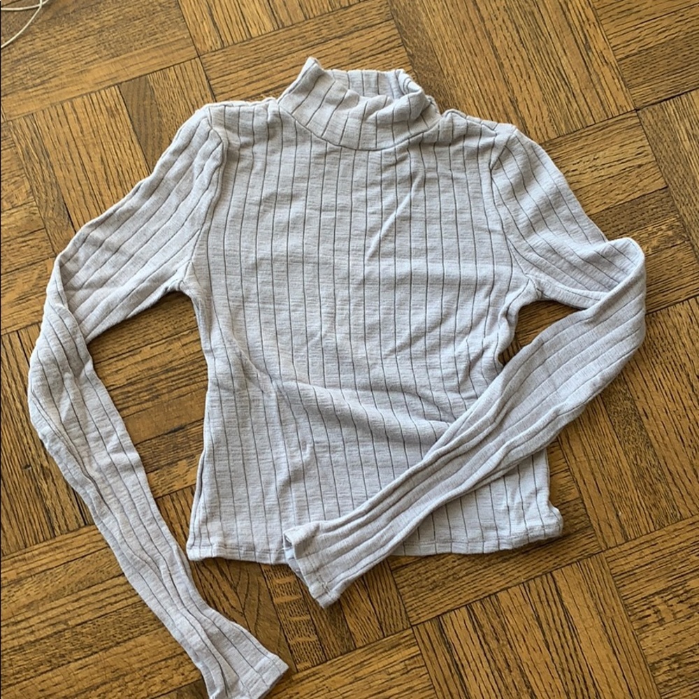 grey crop sweater top